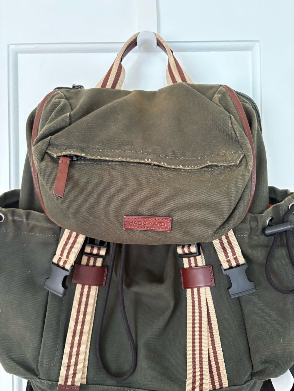 Baekgaard Sloan Backpack in Green Canvas - Picture 2 of 8
